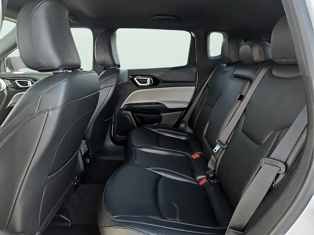Jeep Compass photo 13