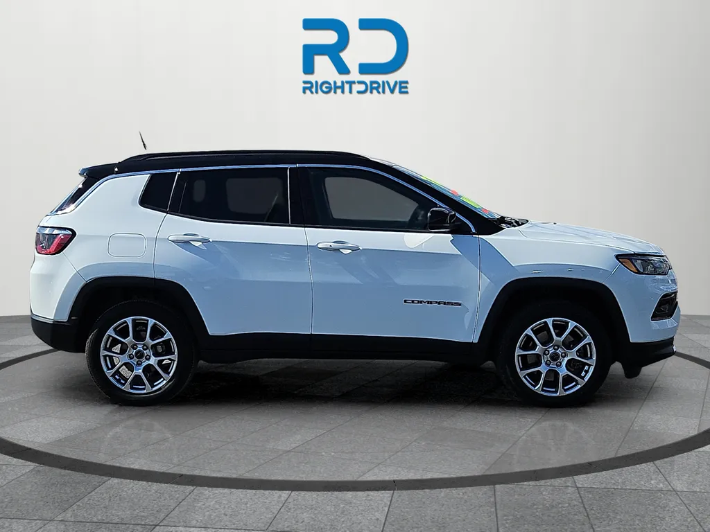 Jeep Compass photo 2