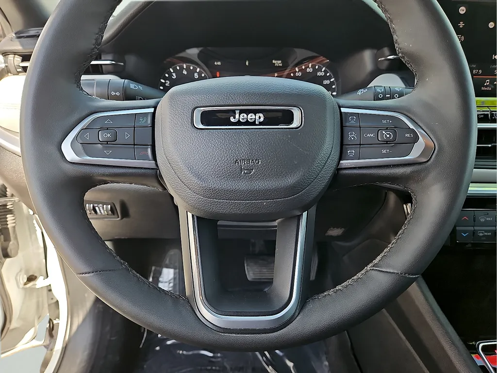 Jeep Compass photo 24