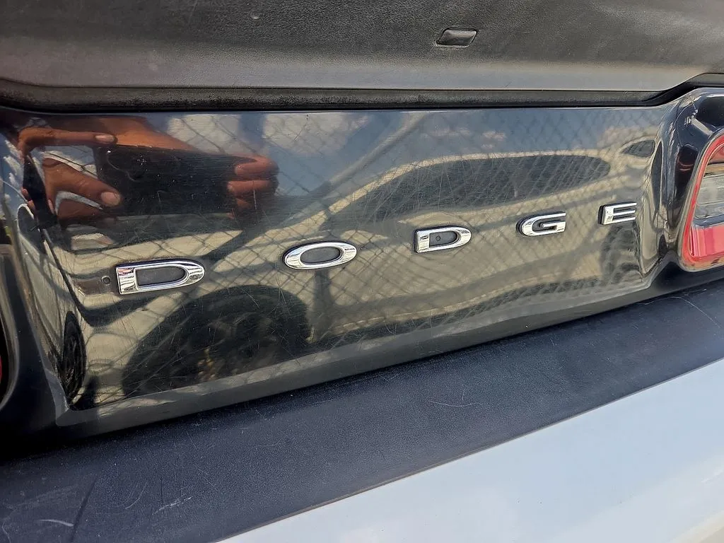 Dodge Challenger photo 12