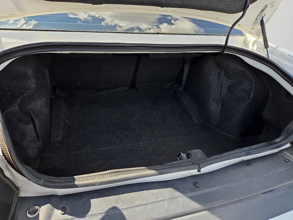 Dodge Challenger photo 13