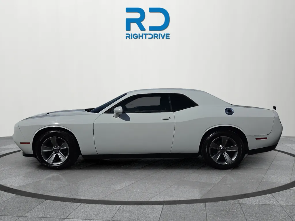 Dodge Challenger photo 5