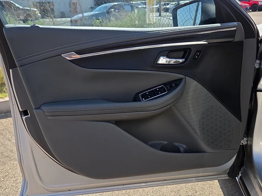 Chevrolet Impala photo 16