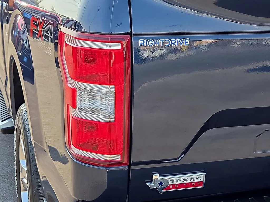 Ford F-150 photo 12