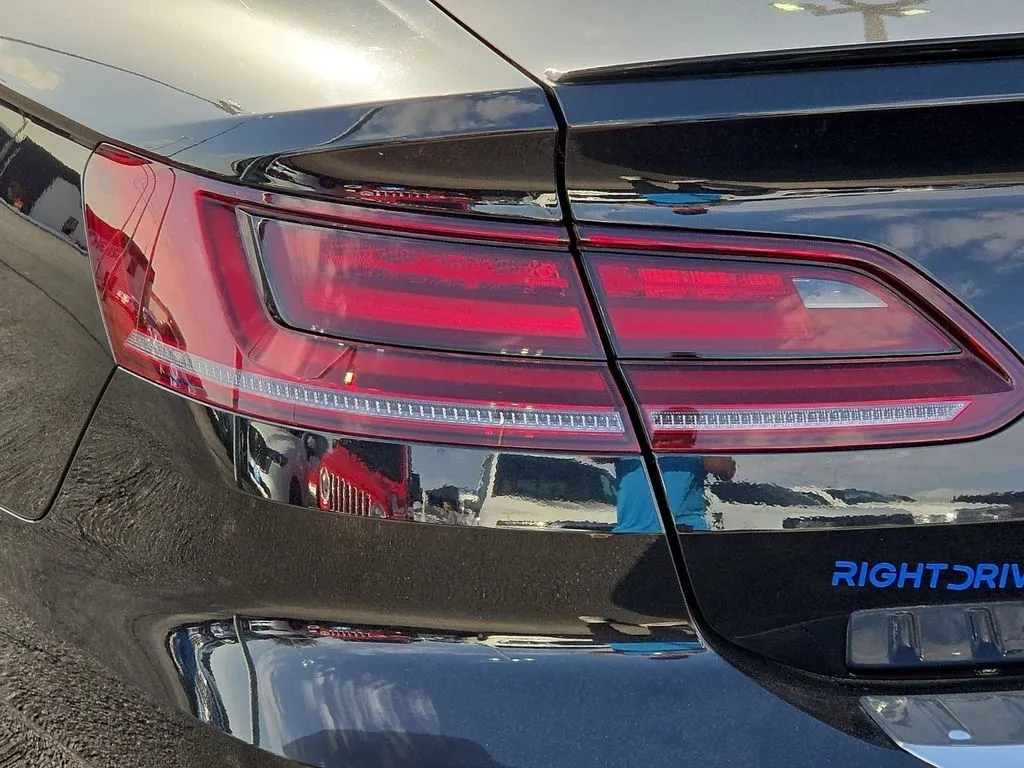 Volkswagen Arteon photo 10