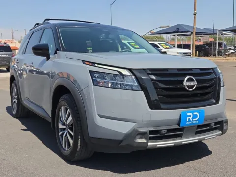 Black 2023 Nissan Pathfinder SL for sale in El Paso, TX