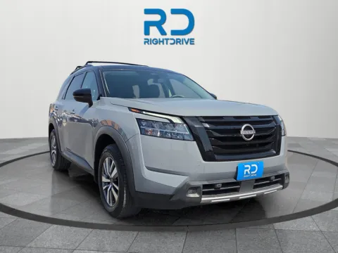 Black 2023 Nissan Pathfinder SL for sale in El Paso, TX