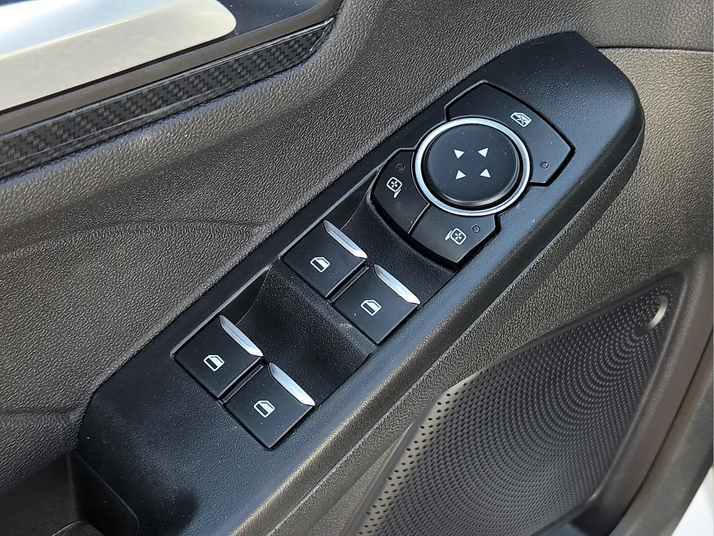 Ford Escape photo 17