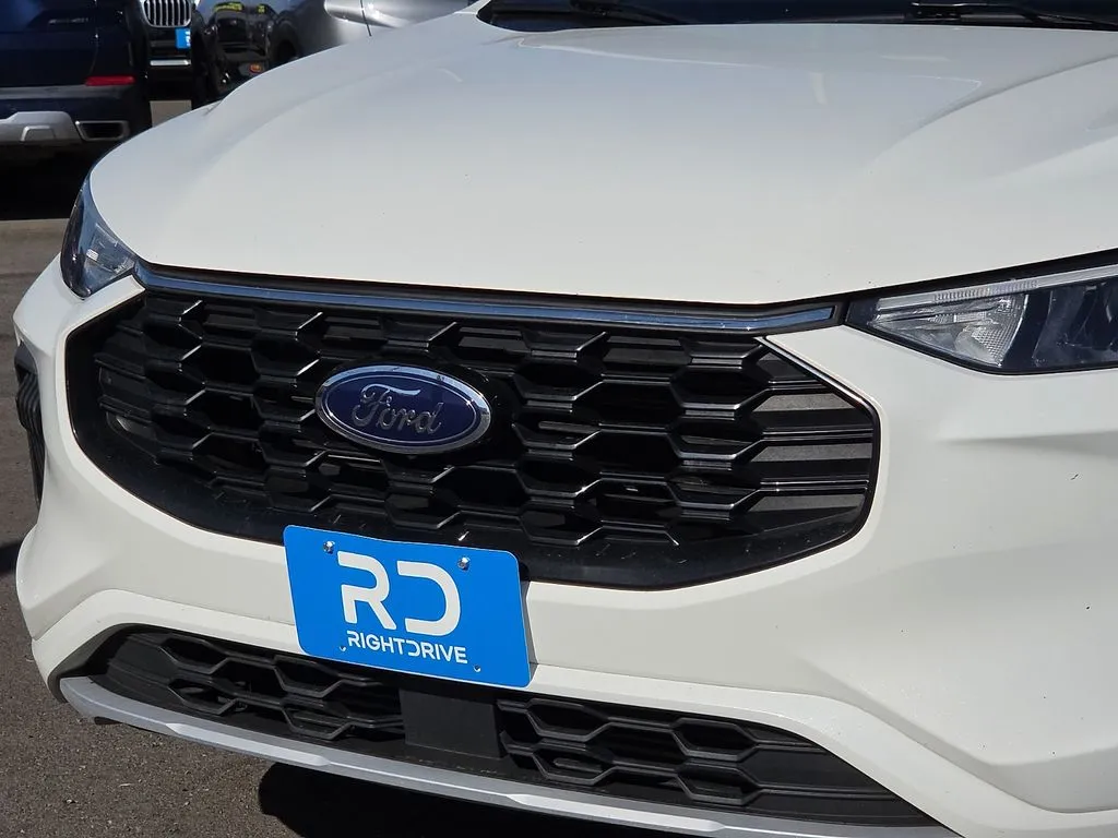 Ford Escape photo 7