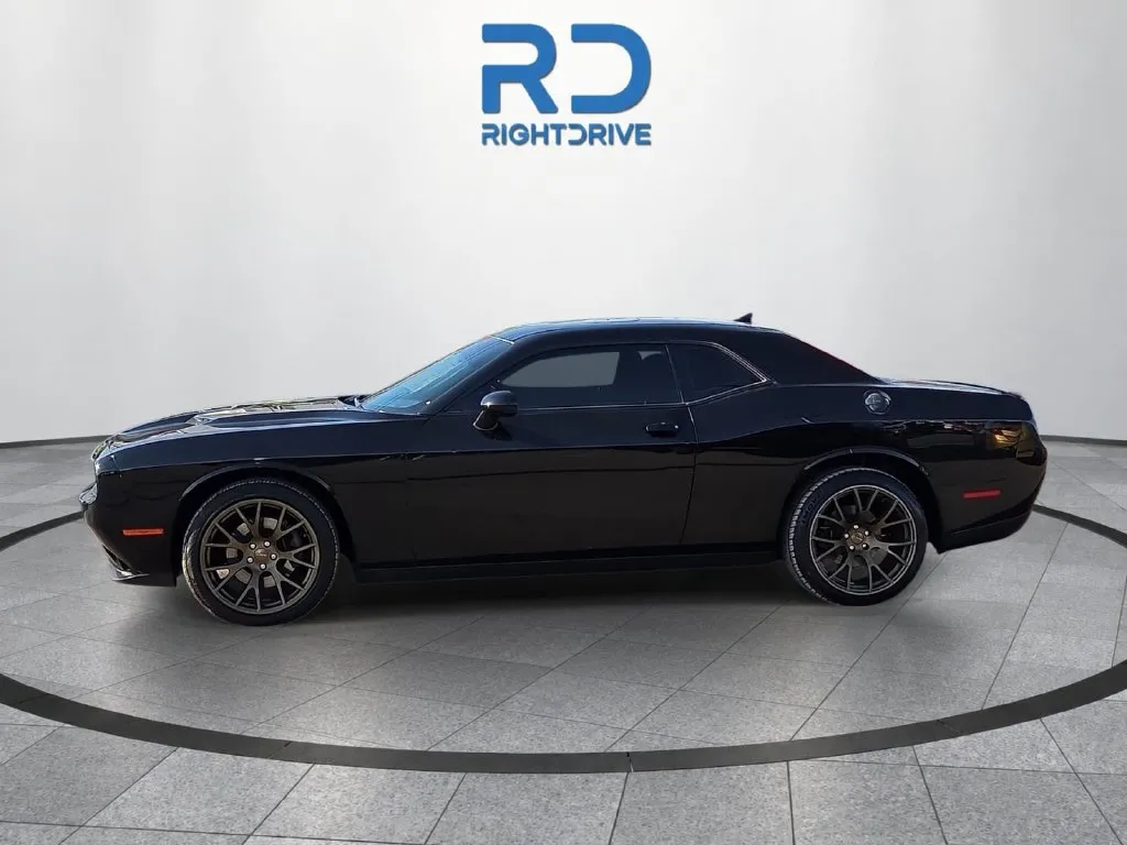 Dodge Challenger photo 5