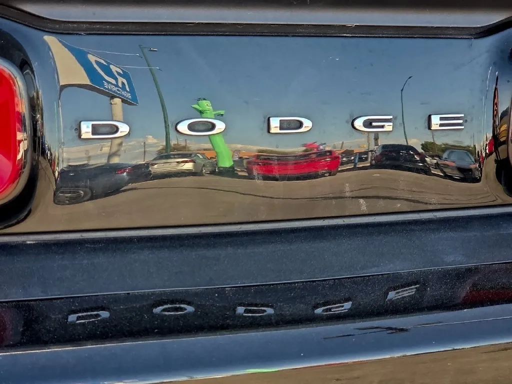 Dodge Challenger photo 11