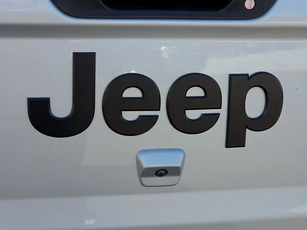 Jeep Gladiator photo 12