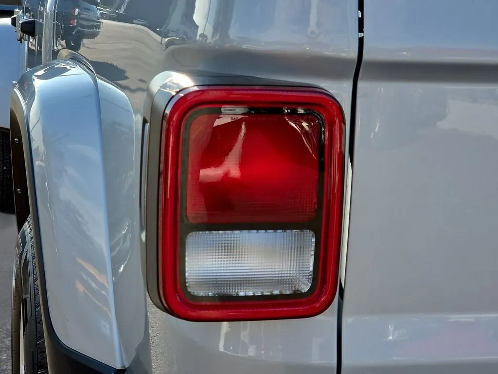 Jeep Gladiator photo 11