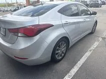 Hyundai Elantra photo 4