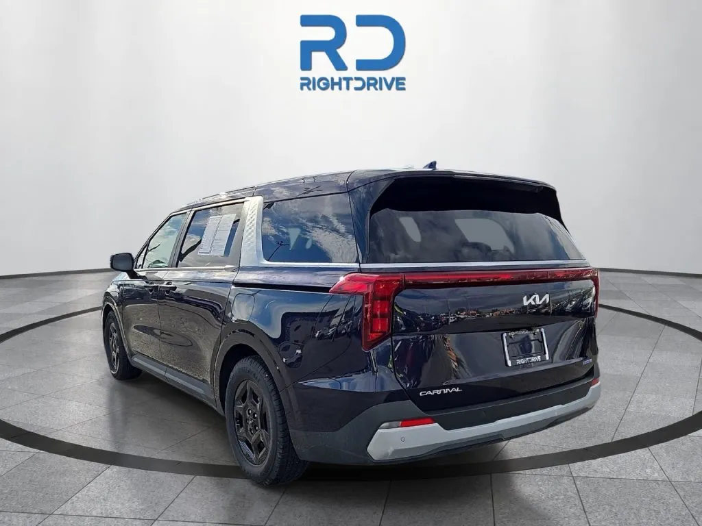 Kia Carnival photo 4
