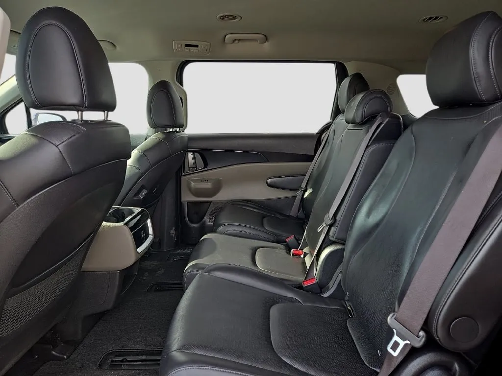 Kia Carnival photo 11