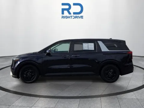 More photos of 2025 Kia Carnival LXS at RightDrive - 8320 Gateway East, TX