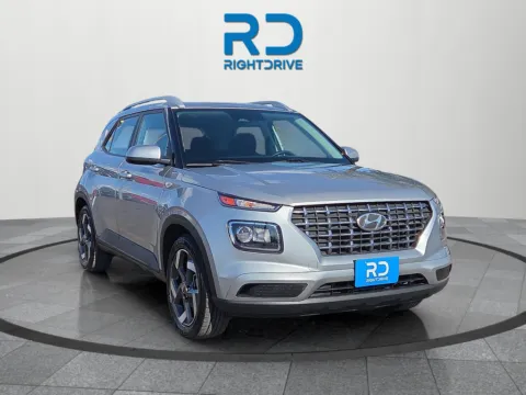 Silver 2024 Hyundai Venue SEL for sale in El Paso, TX