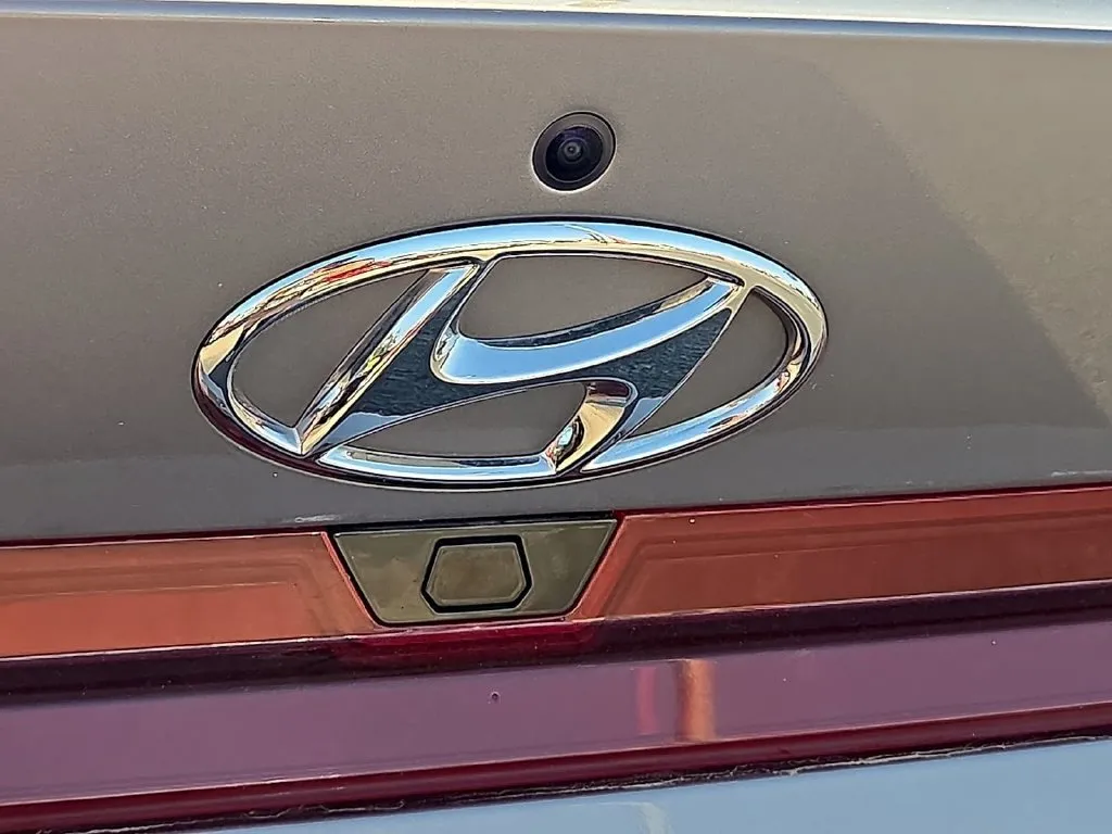 Hyundai Elantra photo 11
