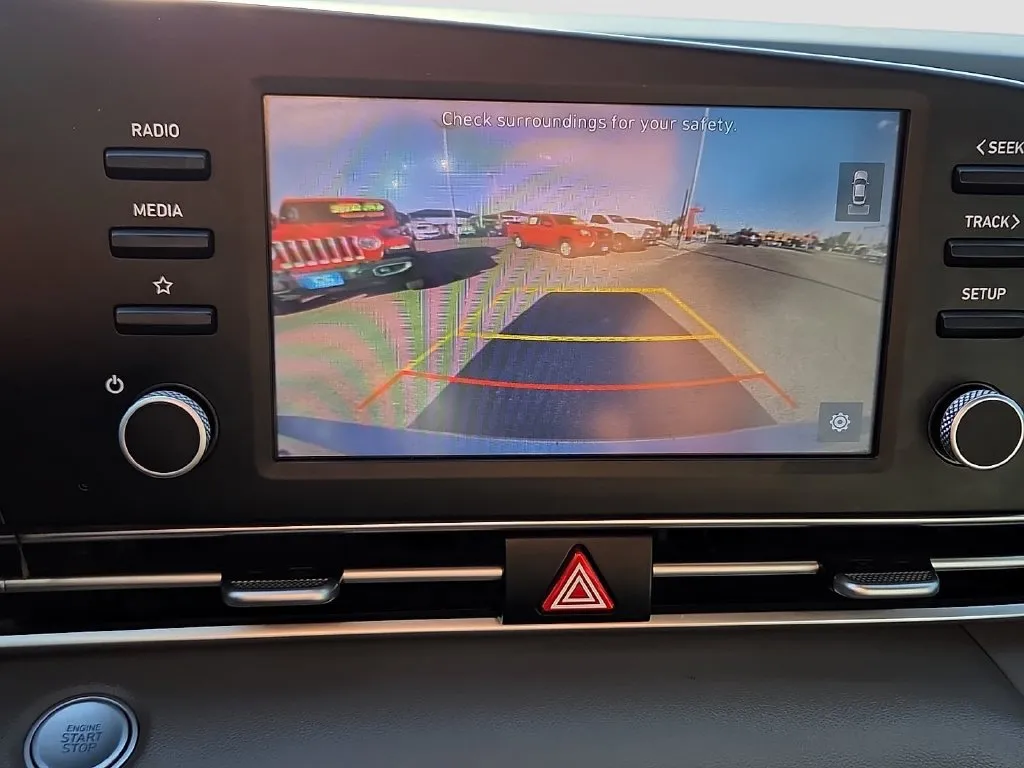Hyundai Elantra photo 22