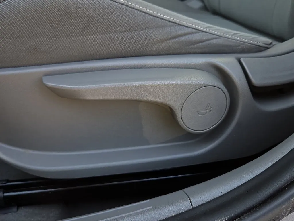 Hyundai Elantra photo 18