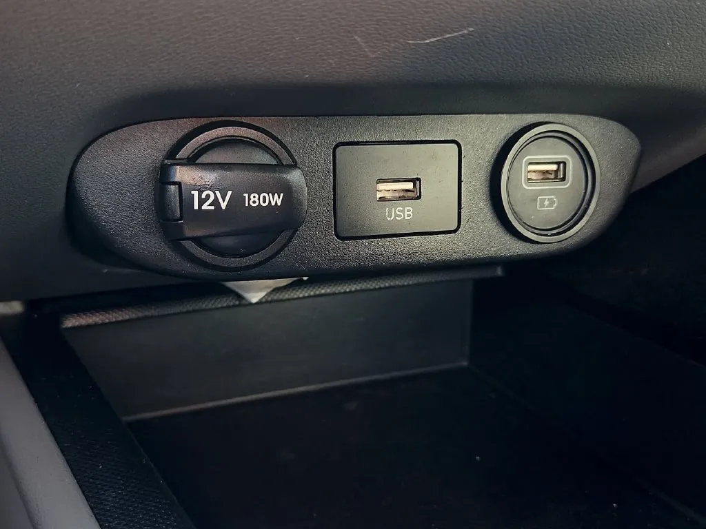 Hyundai Elantra photo 20
