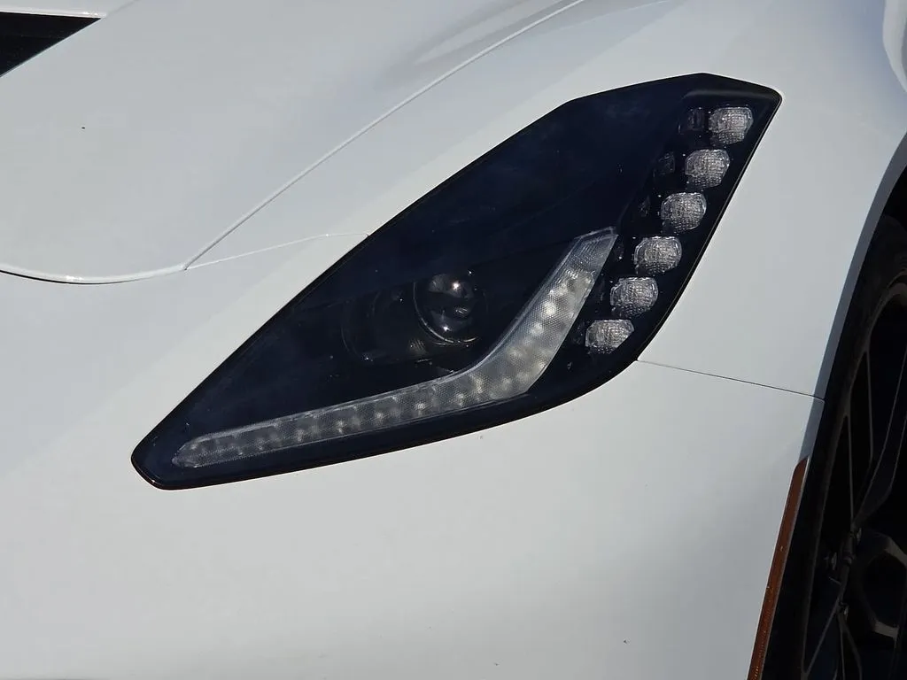 Chevrolet Corvette photo 8
