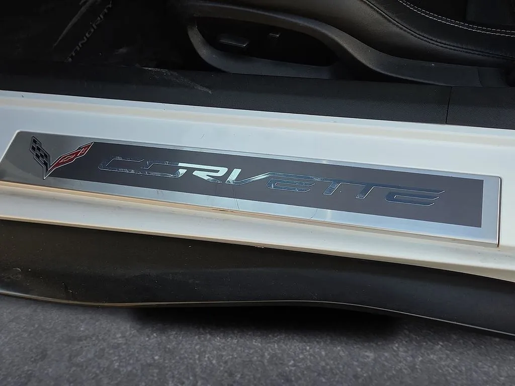Chevrolet Corvette photo 14