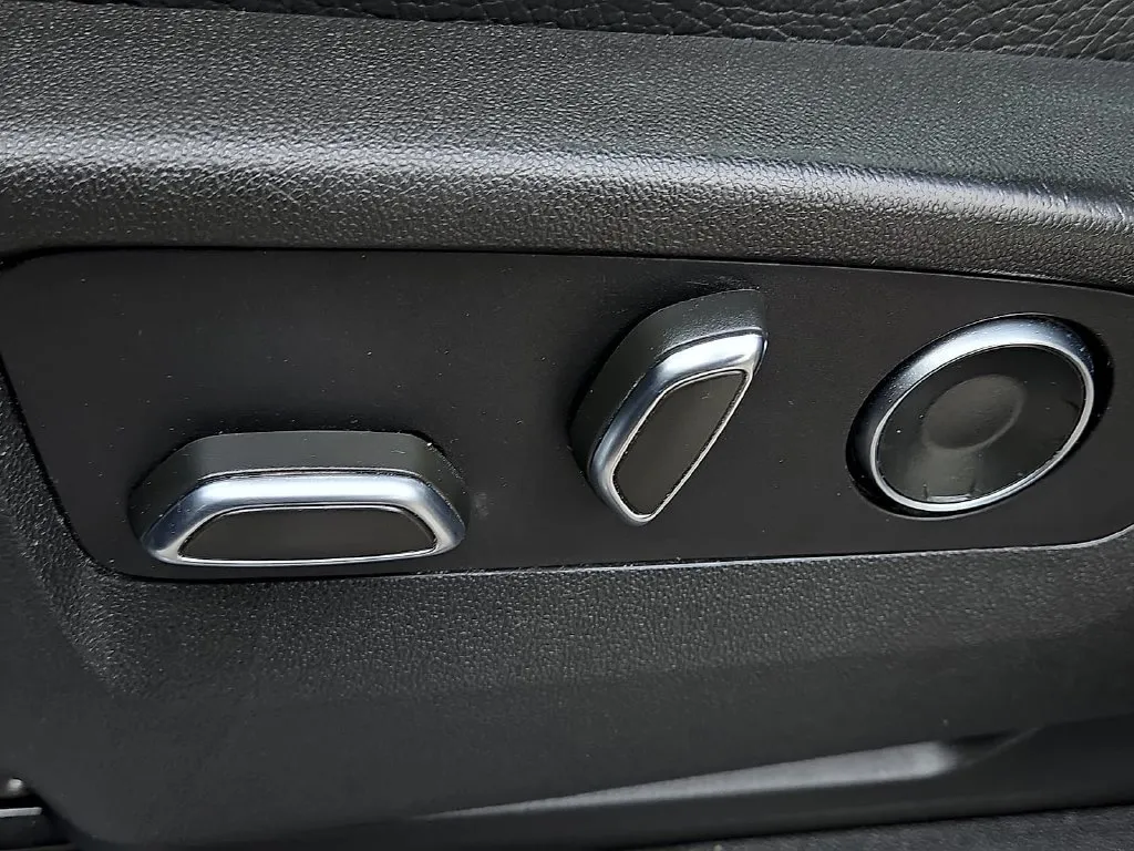 GMC Yukon photo 18