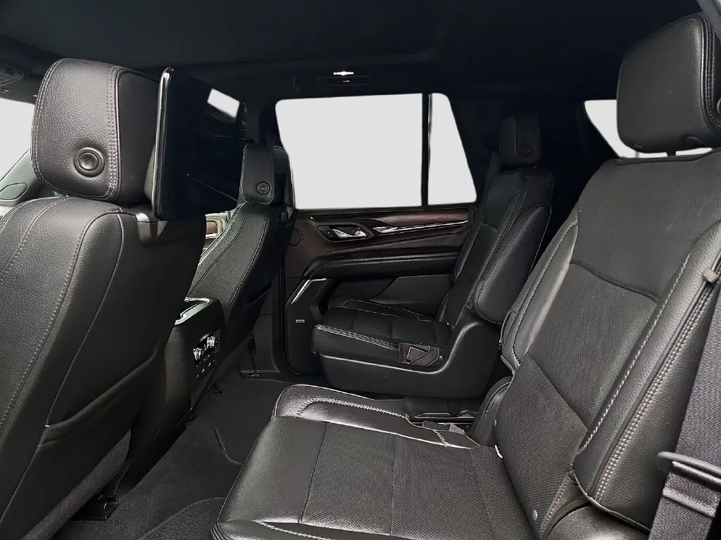 GMC Yukon photo 11