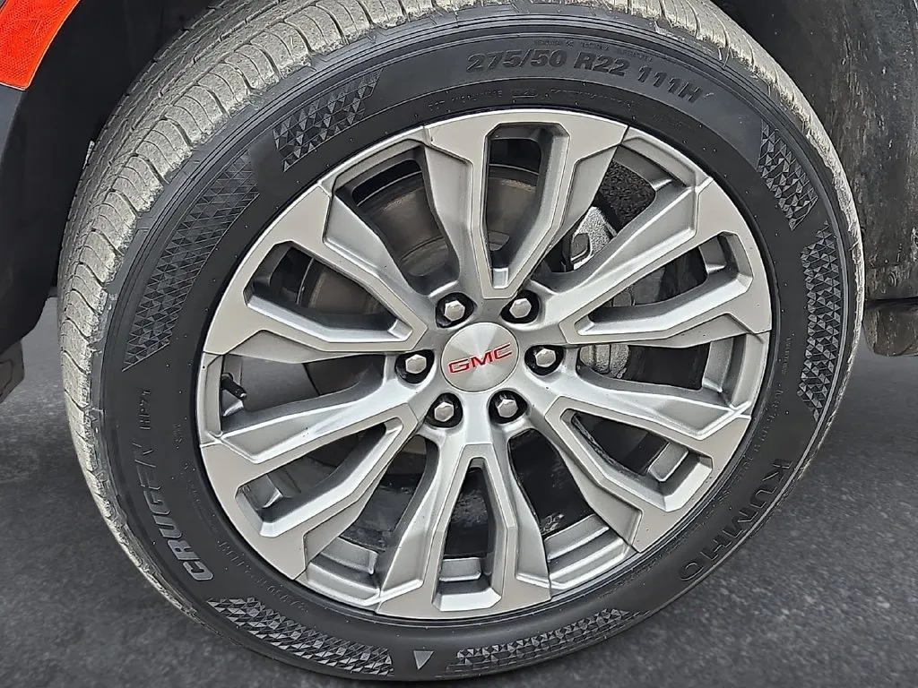 GMC Yukon photo 8