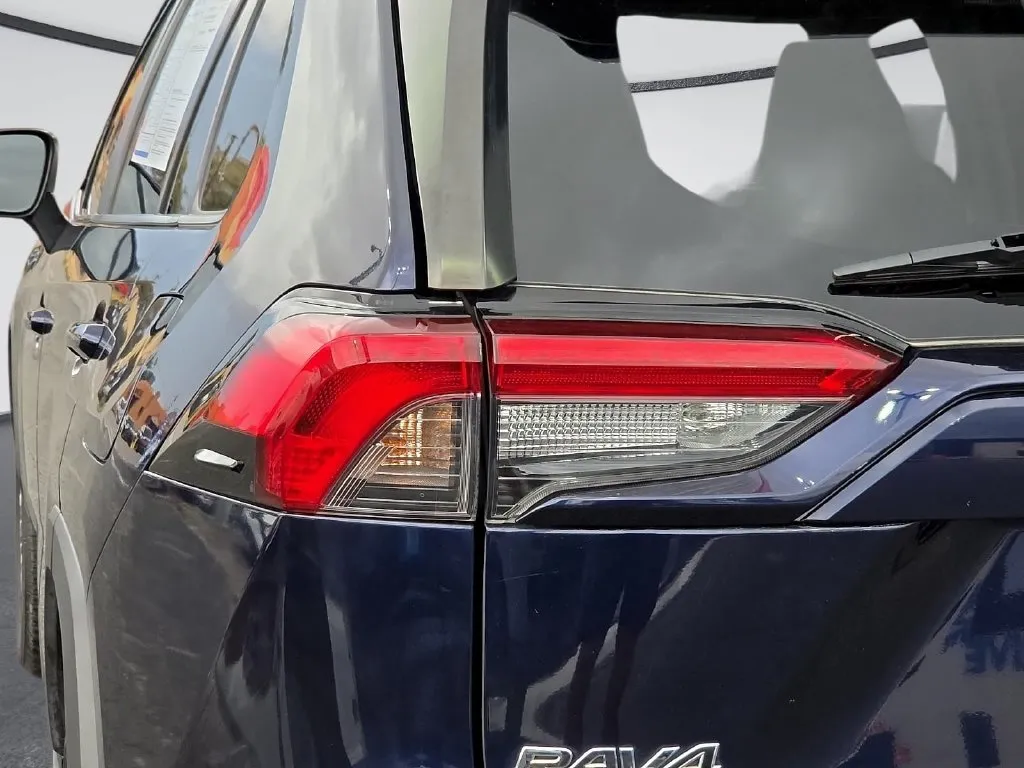 Toyota RAV4 photo 10