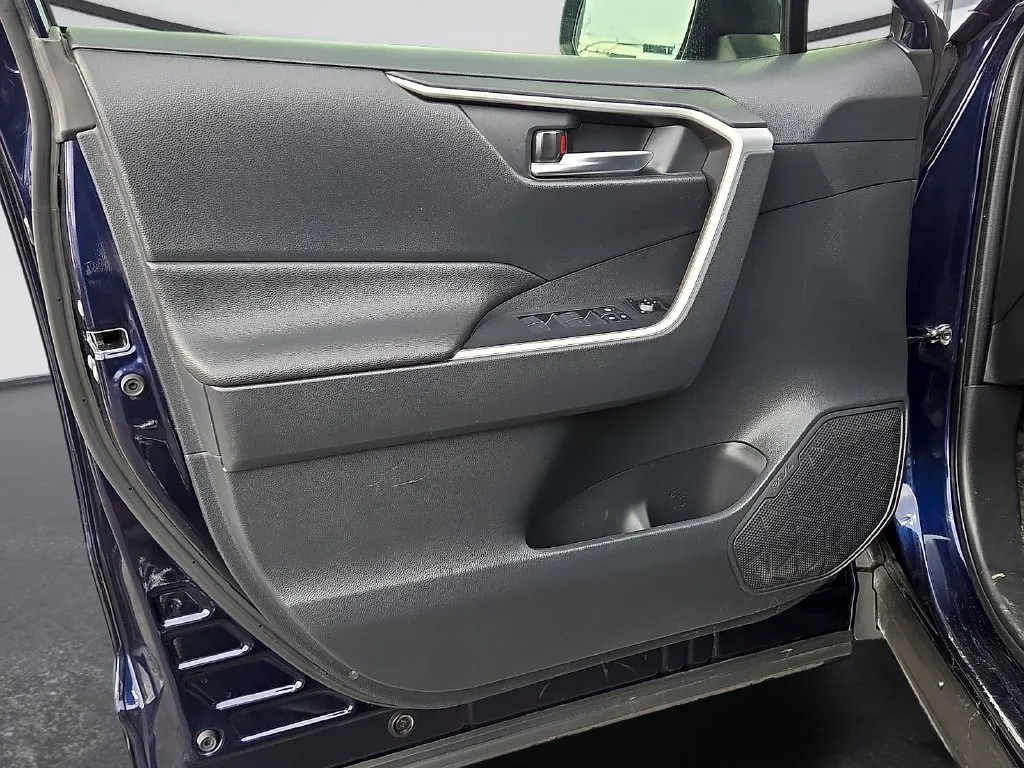 Toyota RAV4 photo 16