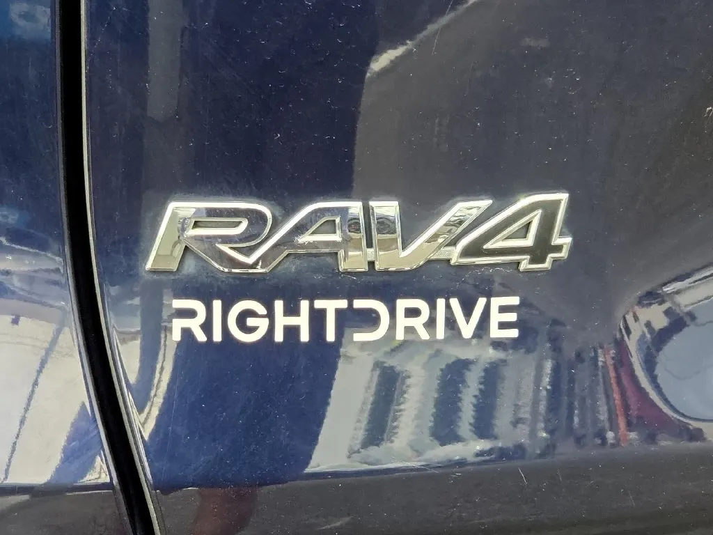 Toyota RAV4 photo 11