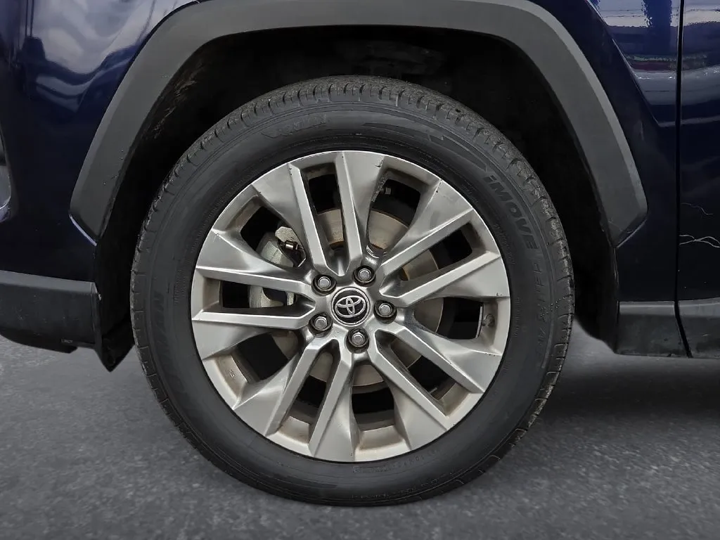 Toyota RAV4 photo 9