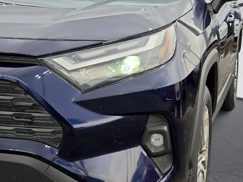 Toyota RAV4 photo 8