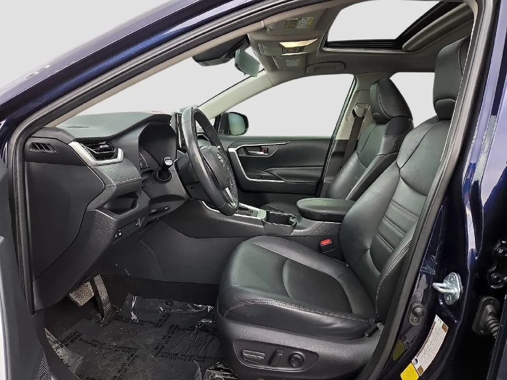 Toyota RAV4 photo 19