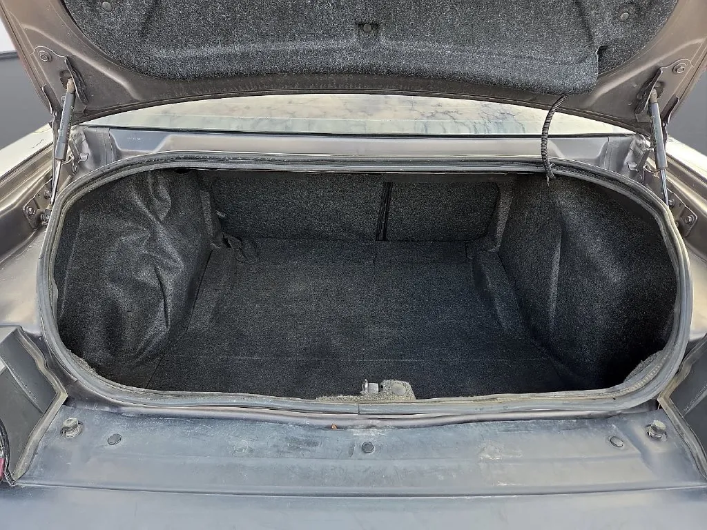 Dodge Challenger photo 13