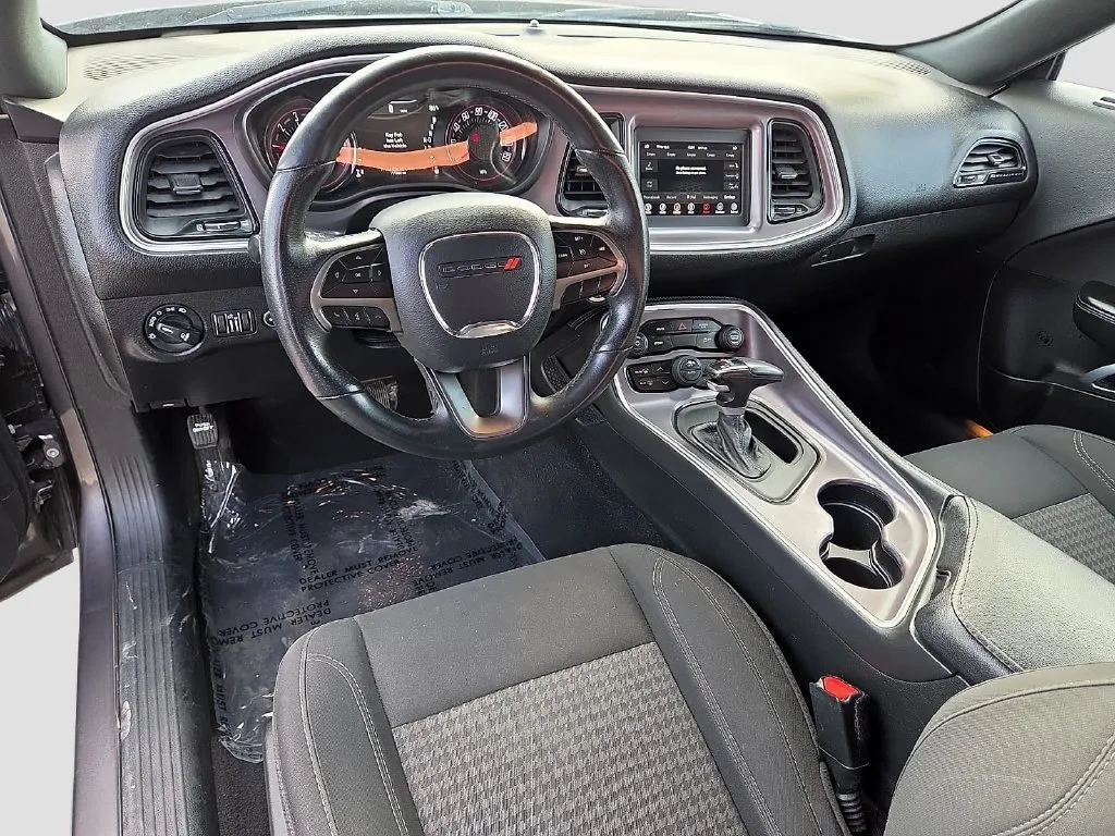 Dodge Challenger photo 15