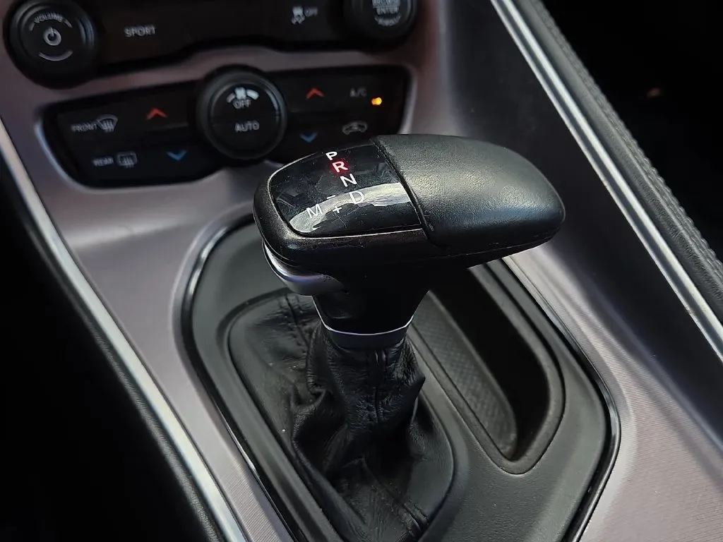 Dodge Challenger photo 25