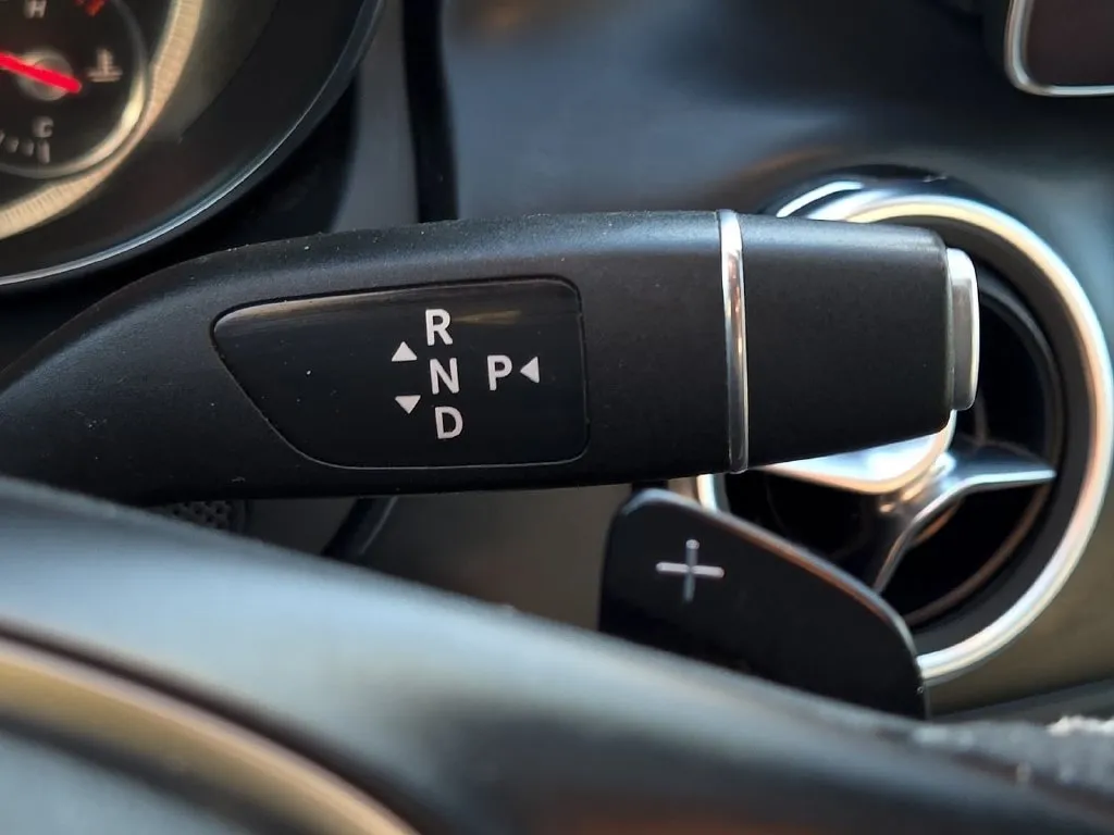 Mercedes-Benz GLA photo 25