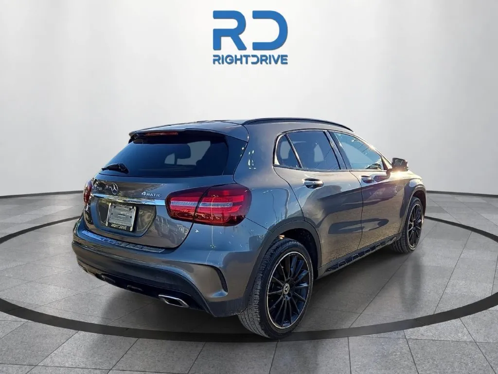 Mercedes-Benz GLA photo 3