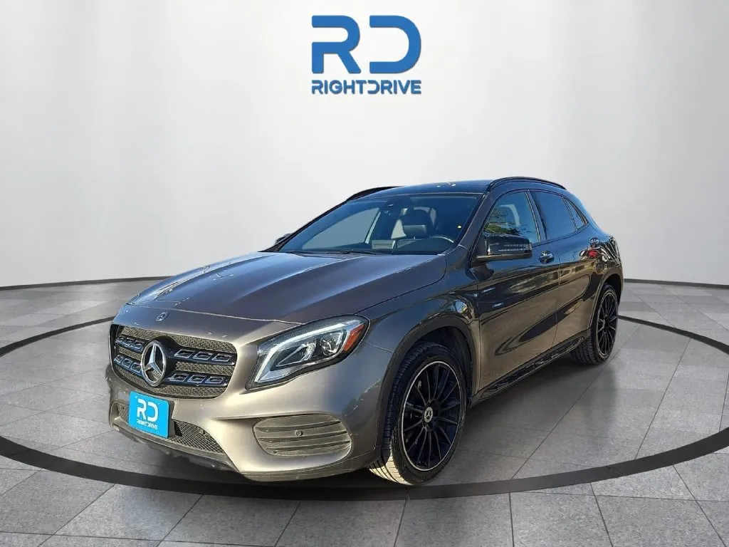Mercedes-Benz GLA photo 6