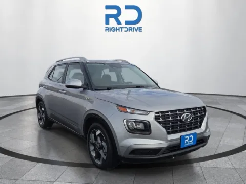 Silver 2025 Hyundai Venue SEL for sale in El Paso, TX