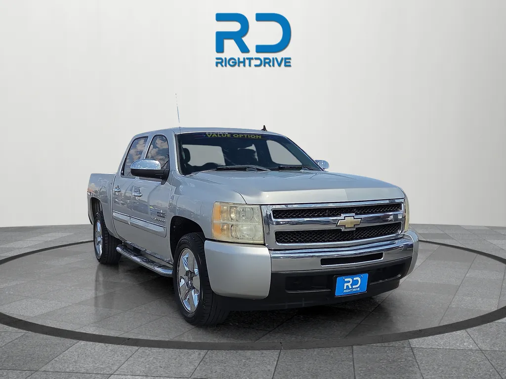 Silver 2010 Chevrolet Silverado 1500 LT for sale in El Paso, TX