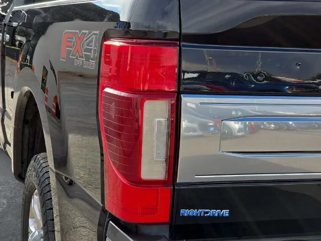 Ford F-250SD photo 12