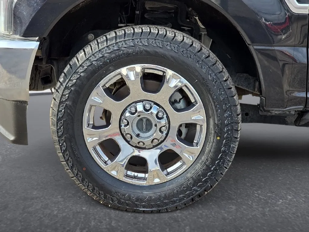 Ford F-250SD photo 9