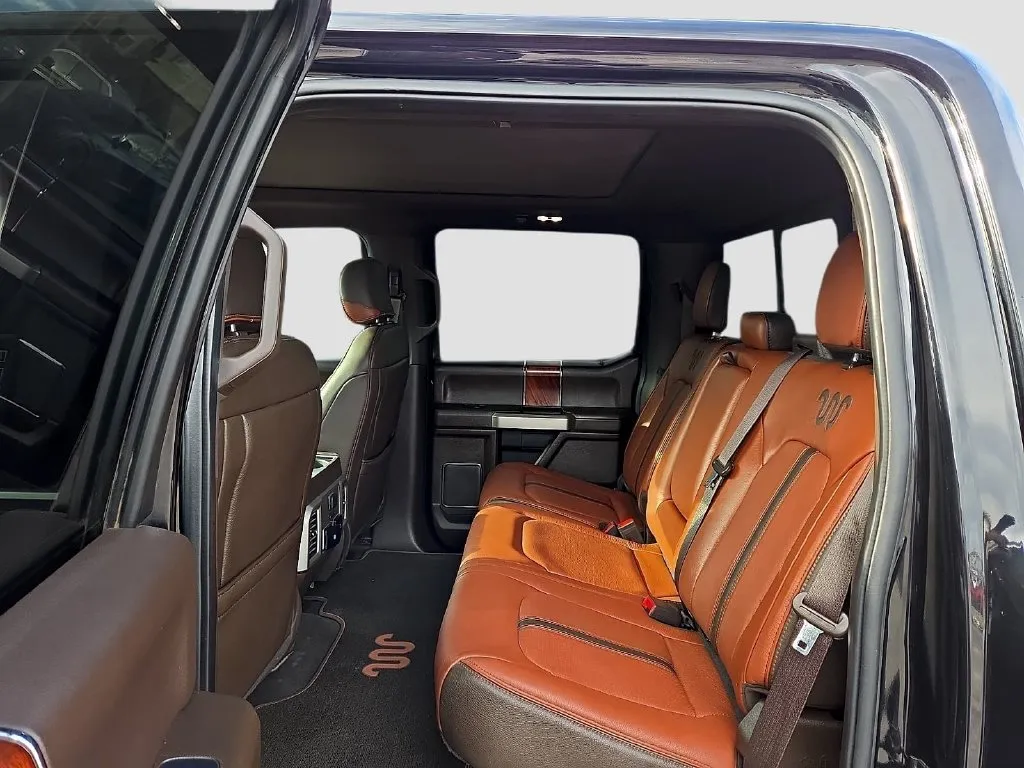 Ford F-250SD photo 14