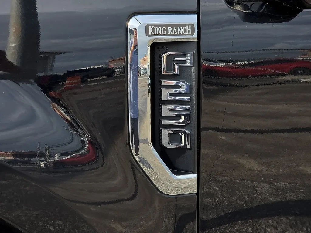 Ford F-250SD photo 10