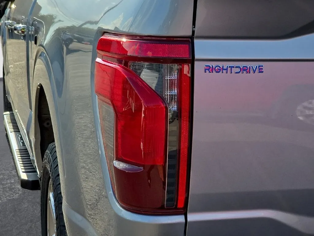 Ford F-150 photo 11